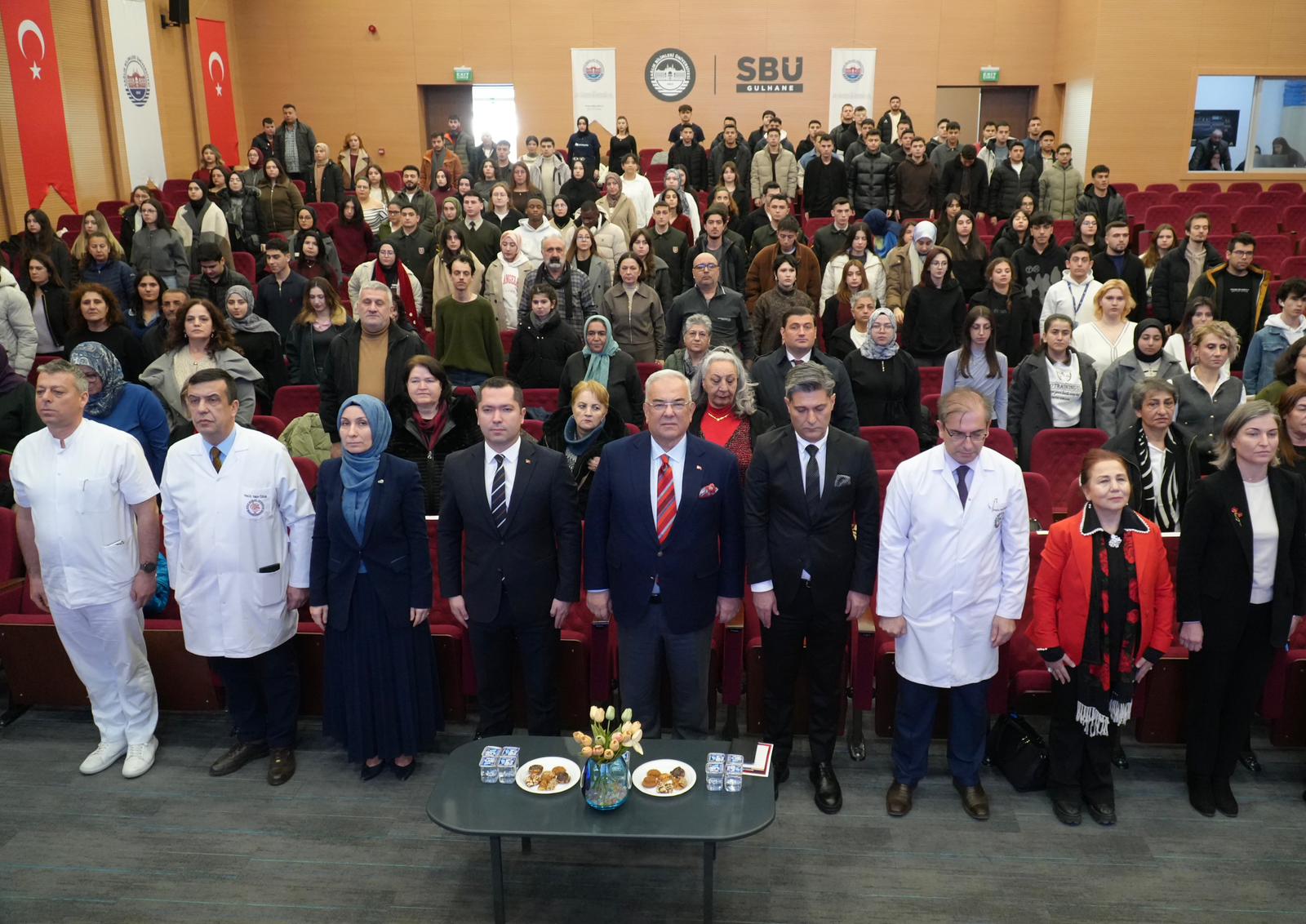 "Yürekte Değilse Engel Hadi Şiirime Ses Ver" Şiir Dinletisi